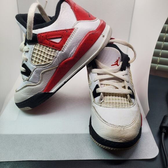 2022 Nike Air Jordan 4 Retro Red Cement Sneaker BQ7670-161 Toddler Boys Size 10C - Picture 1 of 8